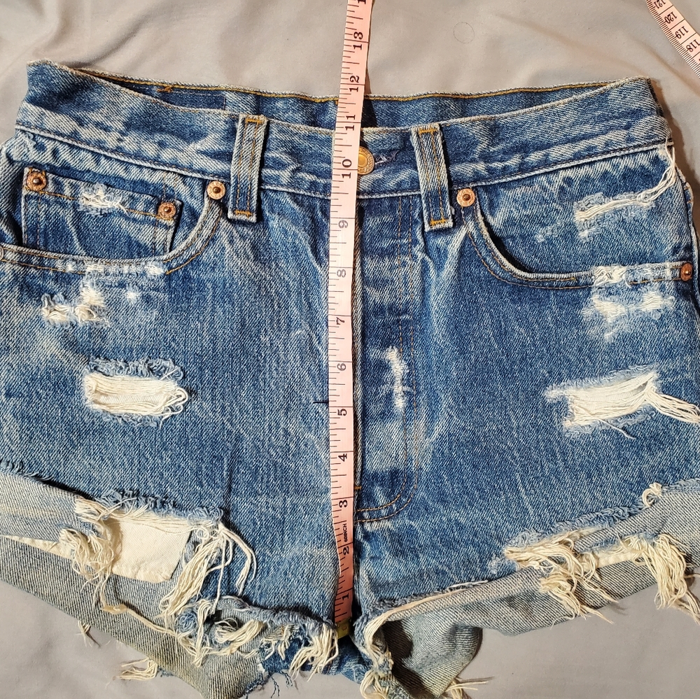 Vintage Levi's 501xx distressed cut off denim - Picture 4 of 8